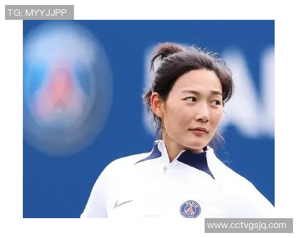 女足球星莉娜的成长历程与辉煌成就揭秘