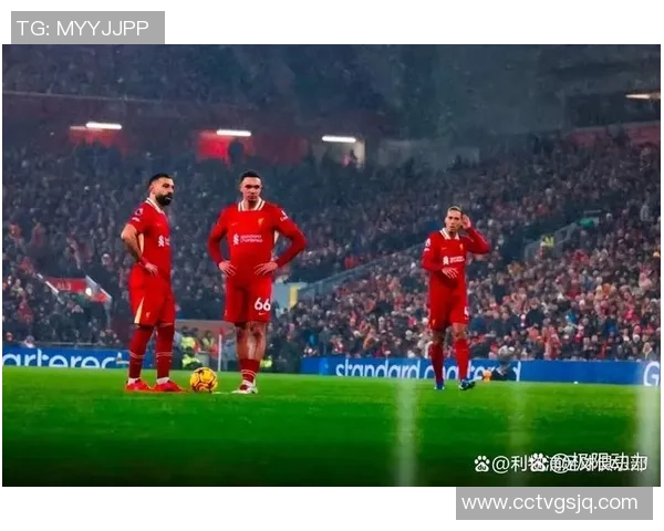 足球巨星传球给范迪克精彩瞬间引发球迷热议展现无与伦比默契配合